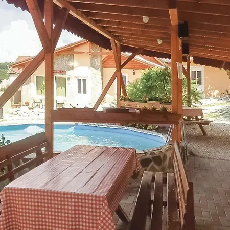 0 Bedroom Holiday In Prázdninový dům *